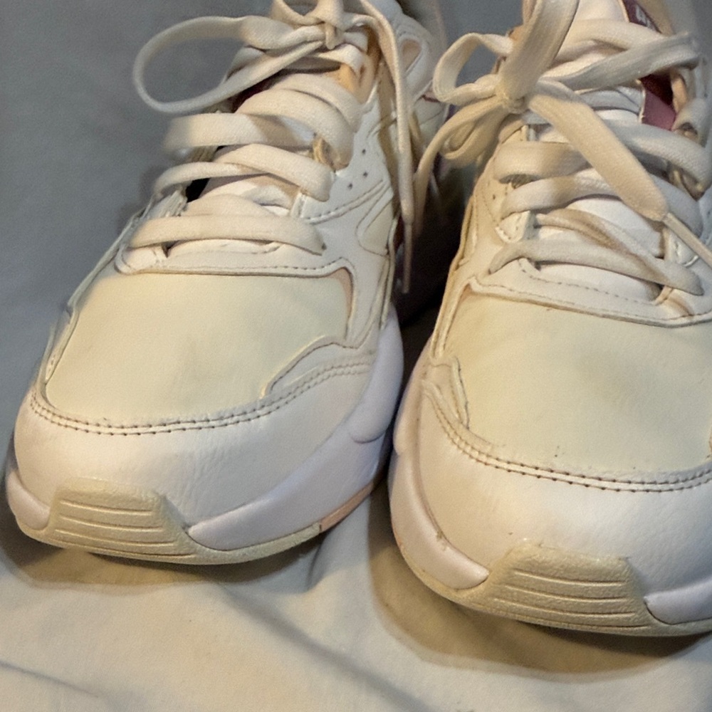 Puma Women’s Cream Sneakers with Mauve Accent - Picture 2 of 6